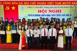 Công ty cao su Mang Yang tổ chức Hội nghị điển hình tiên tiến lần thứ IV