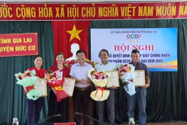 Đức Cơ cấp giấy chứng nhận cho 6 sản phẩm đạt OCOP 3 sao 