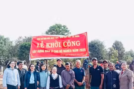 Xã Hnol khởi công "Xóa nhà tạm, nhà dột nát" cho 3 hộ nghèo