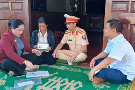 Đức Cơ: Thăm, tặng quà gia đình nạn nhân tử vong do tai nạn giao thông