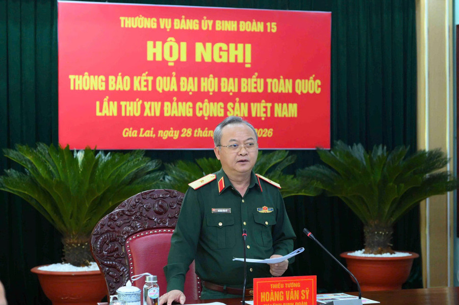 anh-1-thieu-tuong-hoang-van-sy-pho-bi-thu-dang-uy-tu-lenh-binh-doan-15-dai-bieu-du-dai-hoi-dai-bieu-toan-quoc-lan-thu-xiv-cua-dang-chu-tri-hoi-nghi.jpg