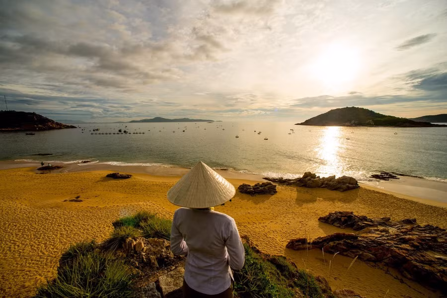 sunrise-on-the-beach-at-quy-nhn.jpg