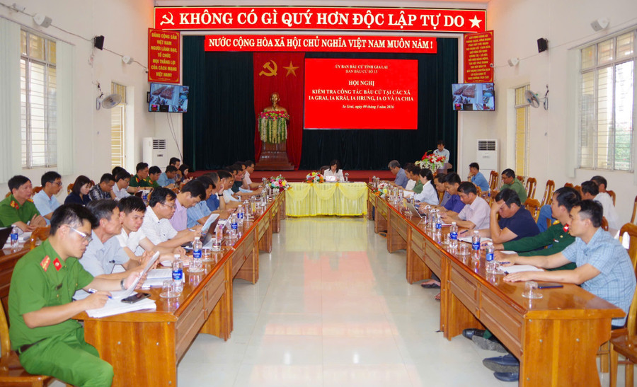 doan-kiem-tra-de-nghi-cac-dia-phuong-khan-truong-ra-soat-hoan-thien-cac-dieu-kien-phuc-vu-bau-cu-anh-huy-bac.jpg