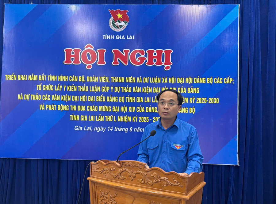 Anh Đỗ Đức Thanh - Phó Bí thư Thường trực Tỉnh đoàn phát động đợt thi đua đặc biệt chào mừng các ngày lễ lớn và sự kiện chính trị của đất nước. Ảnh: Hà Đức Thành z6906346627888-8d7dec3fef6e51e067259b0da4f05cb2.jpg
