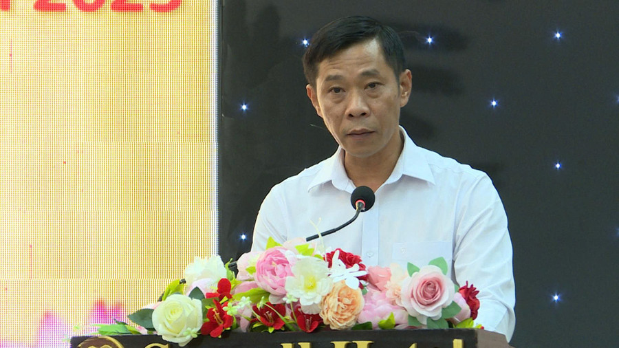 Giám đốc Sở Dân tộc và Tôn giáo Nguyễn Minh Trưởng phát biểu khai mạc lớp bồi dưỡng. Ảnh: Phi Long dong-chi-nguyen-minh-truong-giam-doc-so-dan-toc-va-ton-giao-tinh-gia-lai-phat-bieu-khai-mac.jpg