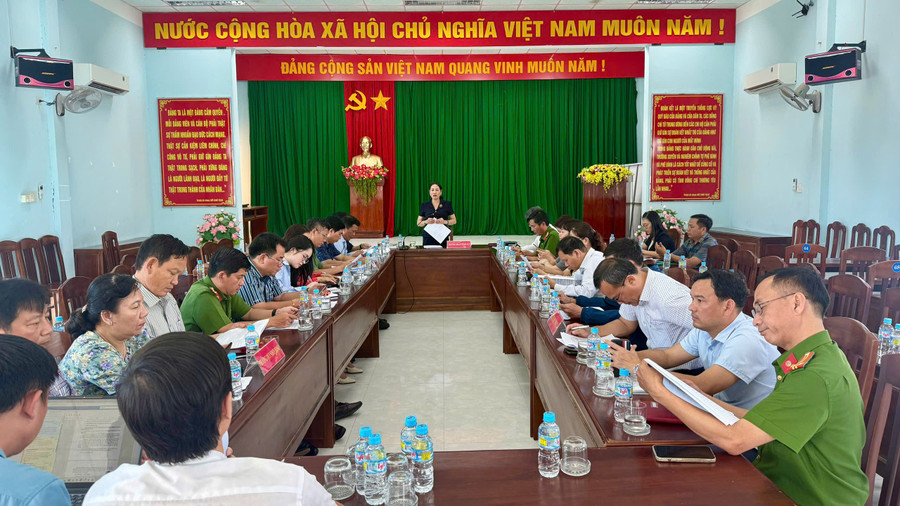 quang-canh-buoi-giam-sat.jpg
