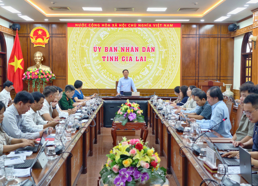 Quang cảnh cuộc họp. Ảnh: Dũng Nhân