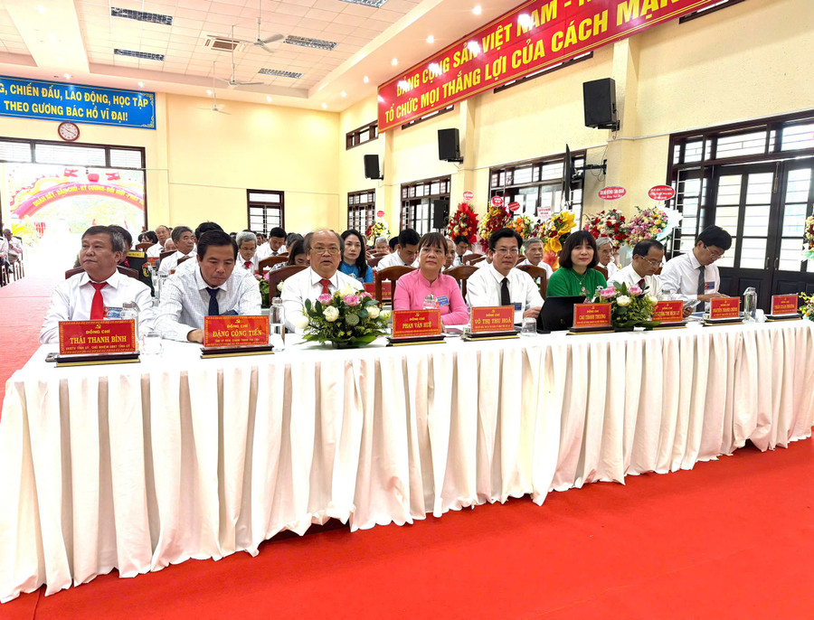 Đại biểu dự Đại hội đại biểu Đảng bộ phường Tam Quan lần thứ I, nhiệm kỳ 2025-2030. Ảnh: Hoàng Vũ quang-canh-dai-hoi-dai-bieu-dang-bo-phuong-tam-quan-lan-thu-i.jpg