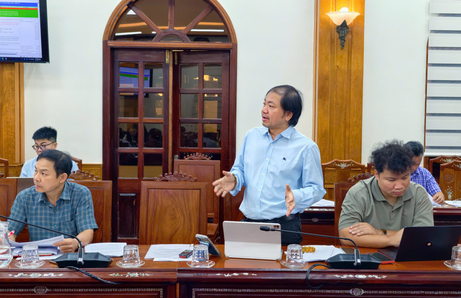 Ông Trần Việt Anh - Chủ tịch Hiệp hội Du lịch Gia Lai báo cáo tiến độ chuẩn bị cho lễ khai mạc Năm Du lịch quốc gia - Gia Lai 2026. Ảnh: Dũng Nhân