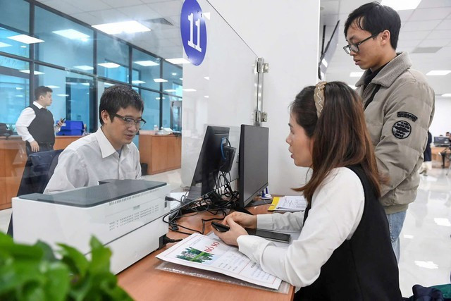 Bộ Nội vụ lưu ý các địa phương giải quyết chế độ, chính sách đối với cán bộ, công chức, viên chức và người lao động khi triển khai mô hình chính quyền 2 cấp. ẢNH: TUẤN MINH Bộ Nội vụ lưu ý các địa phương giải quyết chế độ, chính sách đối với cán bộ, công chức, viên chức và người lao động khi triển khai mô hình chính quyền 2 cấp. ẢNH: TUẤN MINH