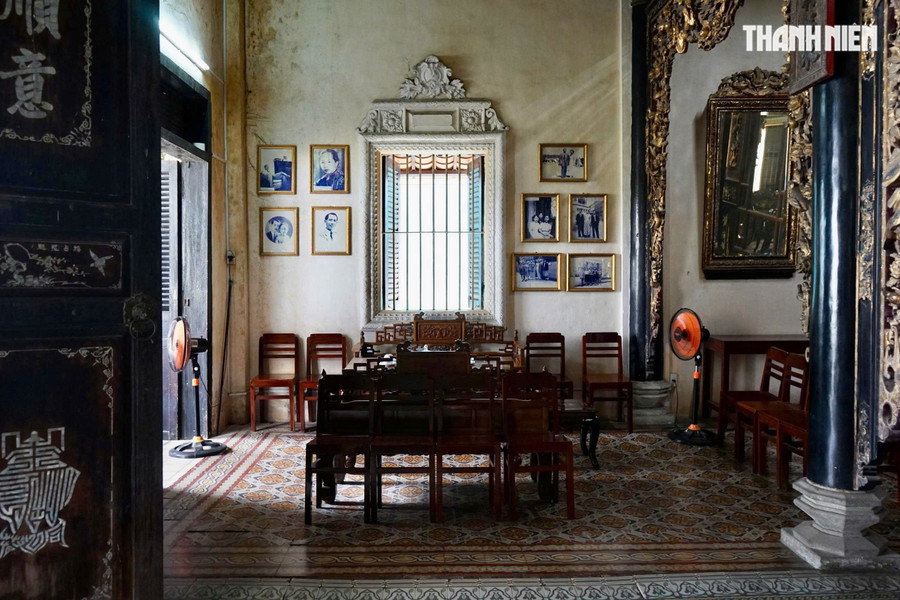 Đối với phần sàn nhà được thiết kế trũng xuống, dựa theo quan niệm lâu đời tiền bạc sẽ chảy vào nhà và không bị thất thoát về sau. Ảnh: THANH QUÂN