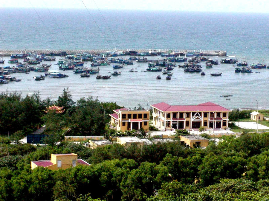 Cảng Bạch Long Vĩ, năm 2003 Cảng Bạch Long Vĩ, năm 2003