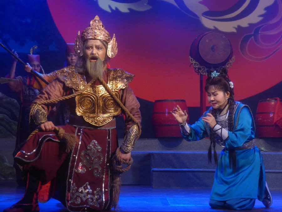 NSƯT Võ Minh Lâm vai Nguyễn Địa Lô, Thanh Thảo vai Ánh Mai trong vở Bức ngôn đồ Đại Việt