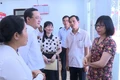 Phó Chủ tịch UBND tỉnh Nguyễn Thị Thanh Lịch kiểm tra Trung tâm phục vụ hành chính công phường Tam Quan. Ảnh: Hoàng Vũ