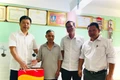 Phó Chủ tịch UBND tỉnh Nguyễn Hữu Quế thăm, tặng quà các gia đình chính sách