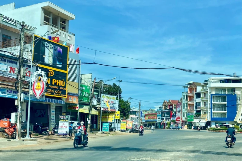 Đak Đoa triển khai kế hoạch cao điểm chống buôn lậu, gian lận thương mại trước, trong và sau Tết Nguyên đán Ất Tỵ 2025. Ảnh Hà Duy