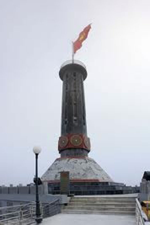 Cột cờ Lũng Cú. Ảnh: L.V.T Cột cờ Lũng Cú. Ảnh: L.V.T