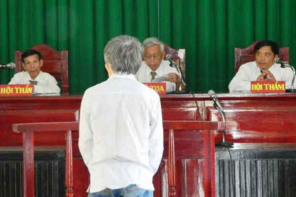 Bị cáo Phan Văn Mai tại phiên tòa sơ thẩm. Ảnh: Văn Tố Bị cáo Phan Văn Mai tại phiên tòa sơ thẩm. Ảnh: Văn Tố