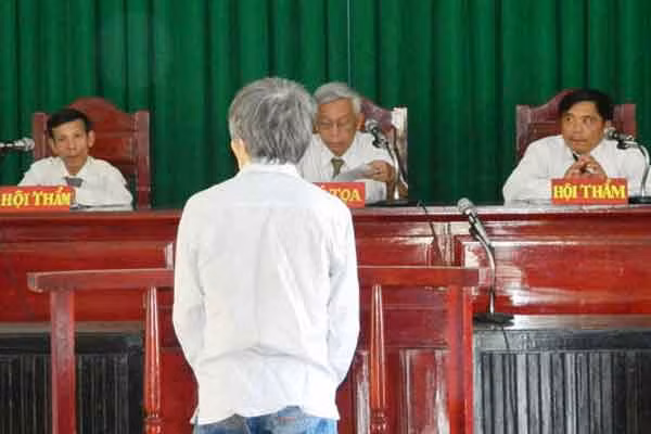 Bị cáo Phan Văn Mai tại phiên tòa sơ thẩm. Ảnh: Văn Tố