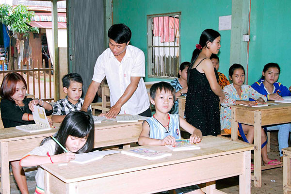 Lớp học tiếng Việt ở Ban Lung. Ảnh: Đức Thụy Lớp học tiếng Việt ở Ban Lung. Ảnh: Đức Thụy