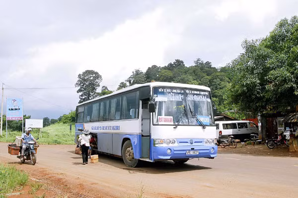 Chiếc xe khách duy nhất từ TP. Pleiku đi Ban Lung. Chiếc xe khách duy nhất từ TP. Pleiku đi Ban Lung.