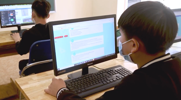 Trẻ em cần được bảo vệ tốt hơn khi tương tác trên không gian mạng. Ảnh: baotintuc.vn