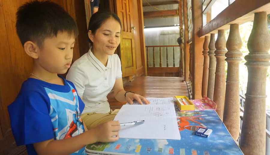 Chị An và con trai Vi Việt Dũng