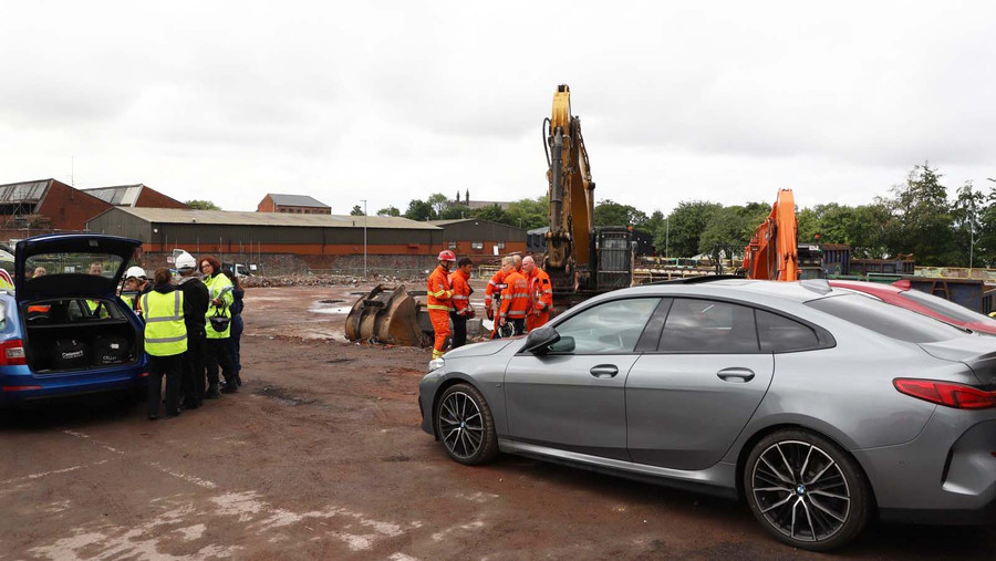 Nhiều lực lượng chức năng khác nhau của Manchester đang làm việc bên trong hiện trường. Ảnh tư liệu: Đình Thư/TTXVN Nhiều lực lượng chức năng khác nhau của Manchester đang làm việc bên trong hiện trường. Ảnh tư liệu: Đình Thư/TTXVN