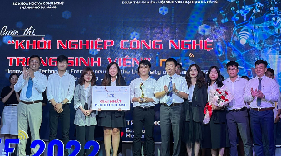 Giải nhất được trao cho đề tài 