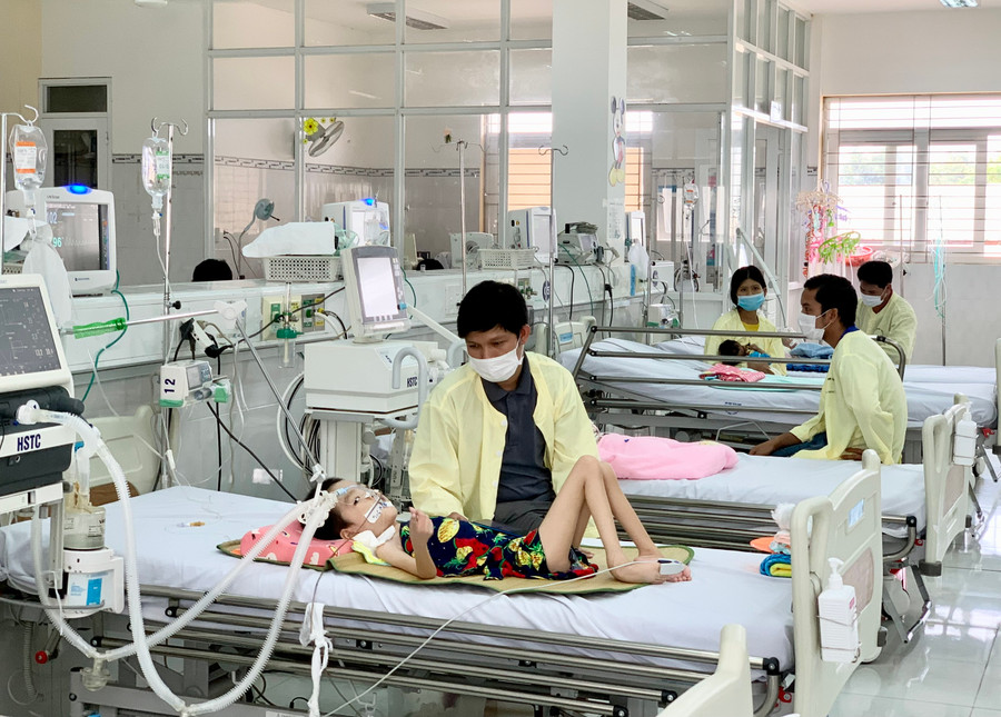 Sở Y tế tỉnh chỉ đạo các bệnh viện, trung tâm y tế chủ động, sẵn sàng trong việc thu dung, điều trị cho bệnh nhân SXH trong trường hợp các ca mắc SXH tăng nhanh. Ảnh: Như Nguyện