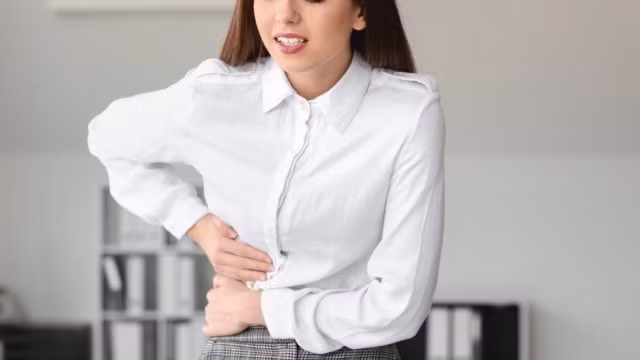 Một trong những triệu chứng phổ biến và suy nhược nhất ở những người bị bệnh gan là mệt mỏi. Ảnh: Shutterstock