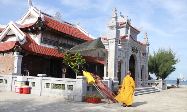 Chùa Sinh Tồn Đông trên đảo Sinh Tồn Đông, huyện đảo Trường Sa, tình Khánh Hòa, vừa được tôn tạo. Ảnh: Bình Nguyên
