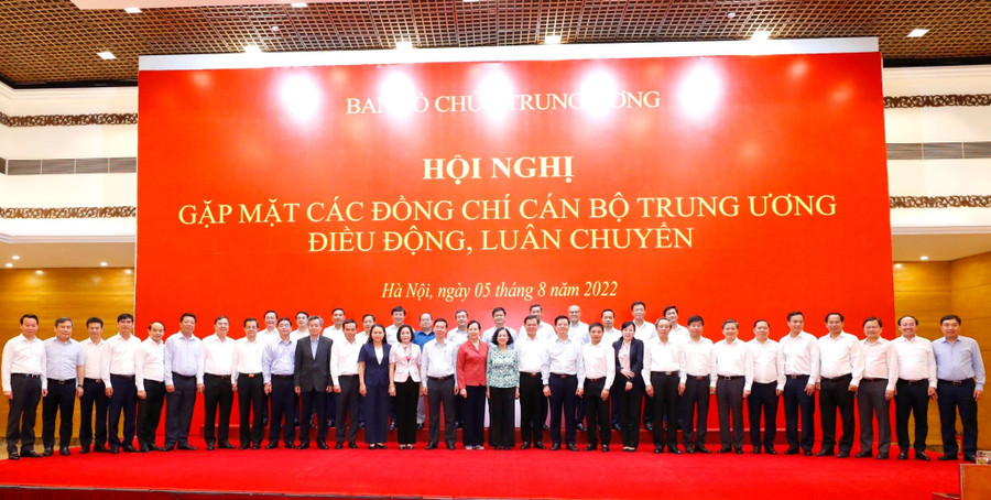 Các đại biểu là cán bộ được điều động, luân chuyển tham dự buổi gặp mặt. Ảnh: TTXVN