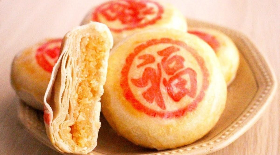 Du lịch miền Tây nên mua bánh pía về làm quà. Ảnh: culaogieng