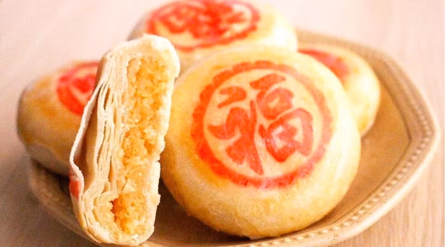 Du lịch miền Tây nên mua bánh pía về làm quà. Ảnh: culaogieng