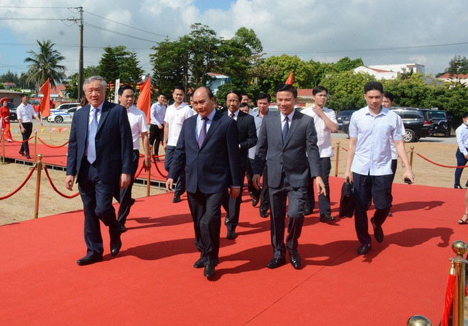Chủ tịch nước Nguyễn Xuân Phúc và lãnh đạo Đảng, Nhà nước về dự 2 sự kiện đặc biệt ở TP Sầm Sơn Chủ tịch nước Nguyễn Xuân Phúc và lãnh đạo Đảng, Nhà nước về dự 2 sự kiện đặc biệt ở TP Sầm Sơn