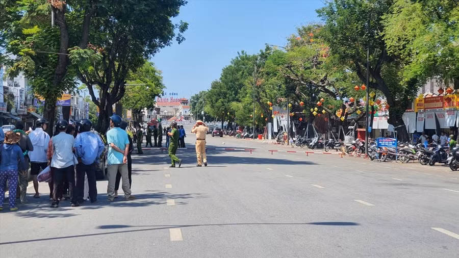 Hiện trường vụ cướp tiệm vàng.