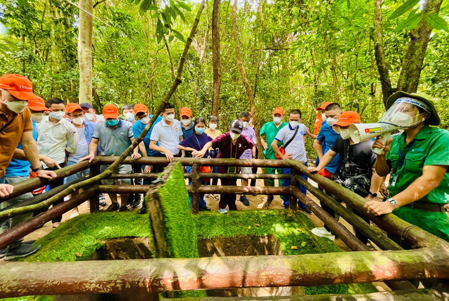 Du lịch Củ Chi nổi tiếng với khu di tích địa đạo. Ảnh: Vũ Phượng Du lịch Củ Chi nổi tiếng với khu di tích địa đạo. Ảnh: Vũ Phượng