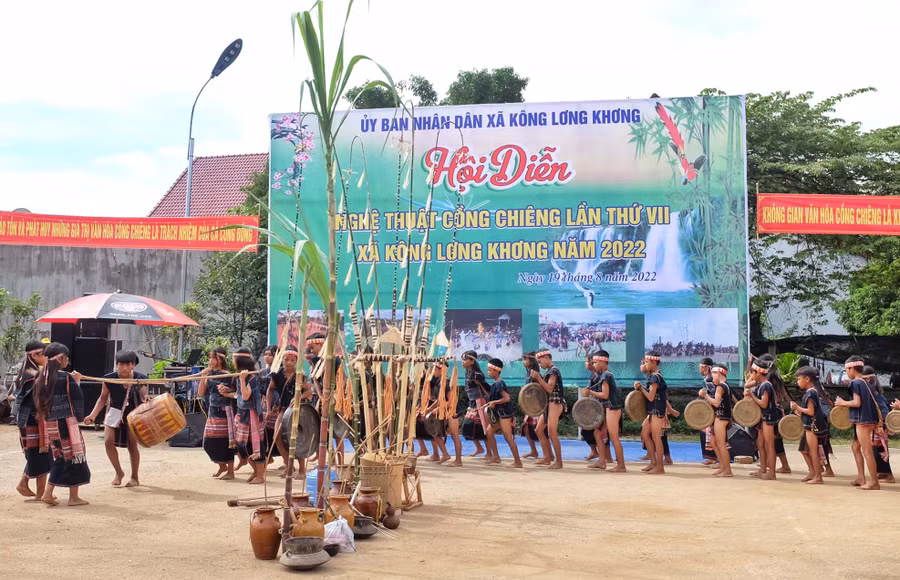 Đây là lần thứ VII xã Kông Lơng Khơng ngày hội cồng chiêng để khuyến cộng đồng gìn giữ, phát huy di sản văn hóa dân tộc. Ảnh: Hoàng Ngọc