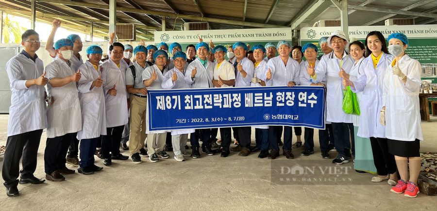 Mô hình trồng nấm công nghệ cao của anh Trường được các đoàn thăm quan trong và ngoài nước biết đến.