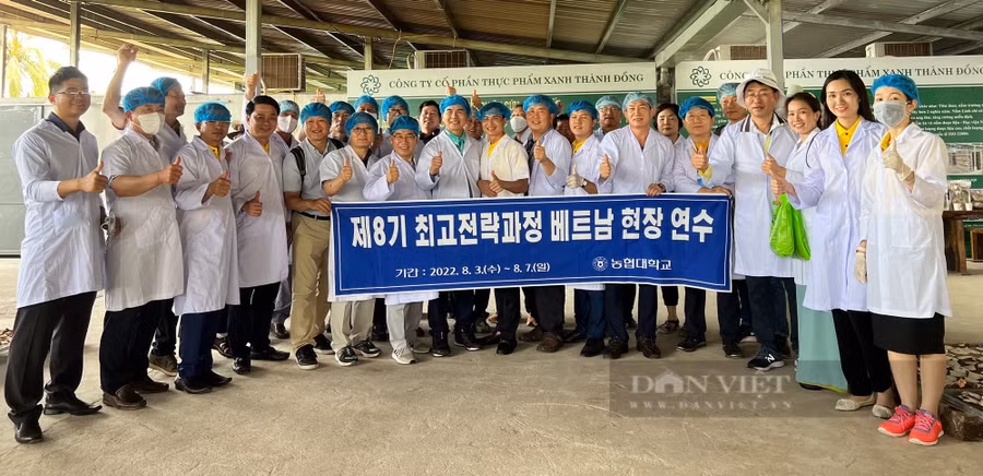 Mô hình trồng nấm công nghệ cao của anh Trường được các đoàn thăm quan trong và ngoài nước biết đến.