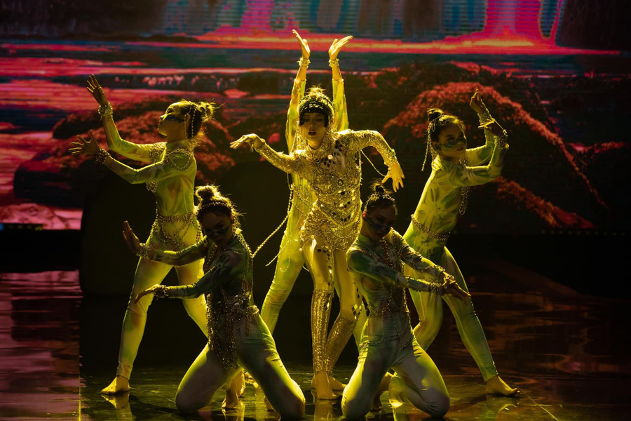 Chi Pu gây ấn tượng khi làm đội trưởng chương trình Street Dance Việt Nam. Ảnh: NVCC