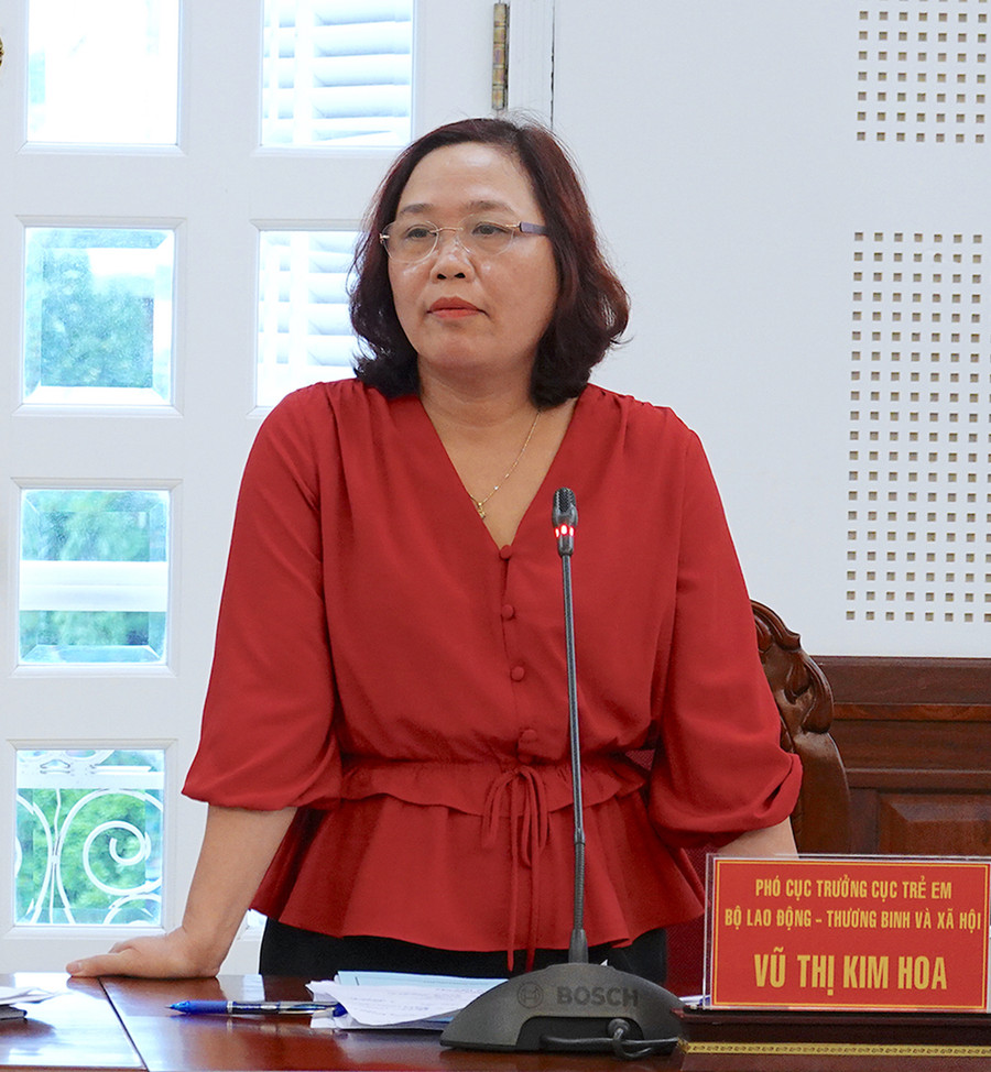 3Phó Cục trưởng Cục Trẻ em (Bộ Lao động-Thương binh và Xã hội) Vũ Thị Kim Hoa trăn trở về tỷ lệ trẻ tử vong do tai nạn đuối nước ở Gia Lai còn khá cao. Ảnh Mộc Trà