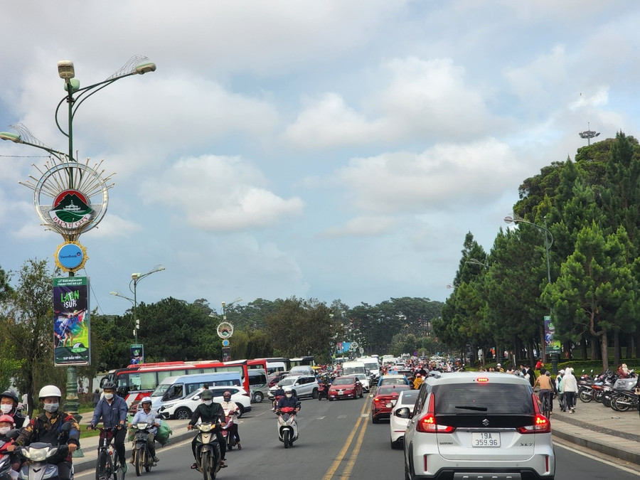 Tháng 7 Đà Lạt đón khoảng 750.000 lượt du khách. Ảnh: Lâm Viên