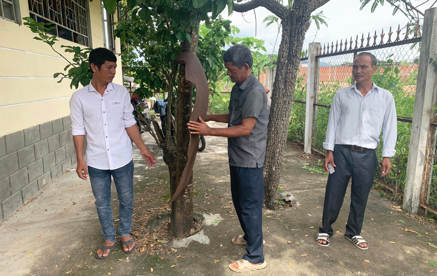 Chiếc kẻng an ninh của buôn Chư Krih (xã Chư Drăng, huyện Krông Pa) được đặt tại nhà sinh hoạt cộng đồng. Ảnh: R’Ô HOK