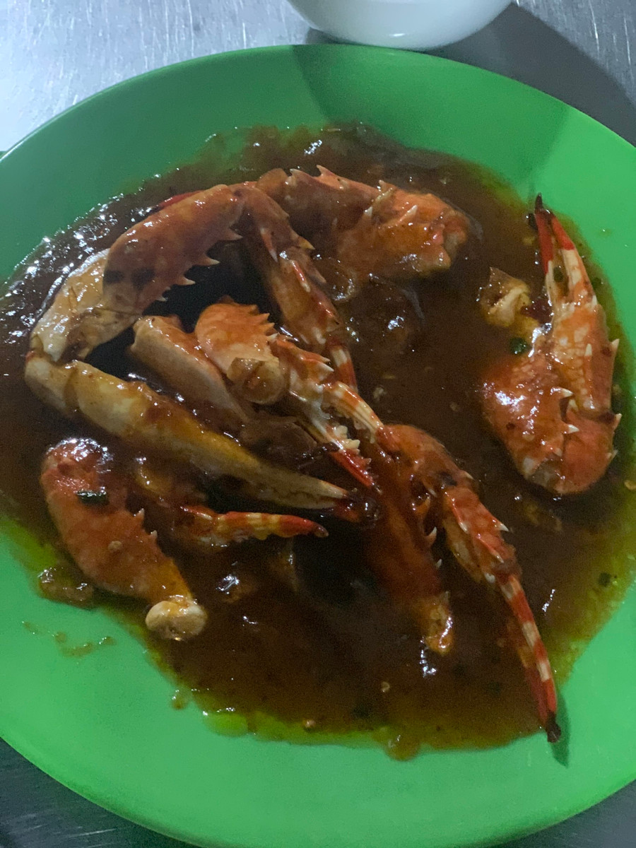 Càng ghẹ sốt me ở đây cũng được dân ẩm thực ca tụng và quả thực xứng điểm 10 chất lượng.