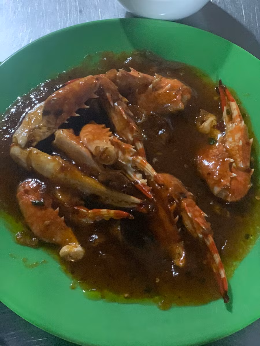 Càng ghẹ sốt me ở đây cũng được dân ẩm thực ca tụng và quả thực xứng điểm 10 chất lượng.