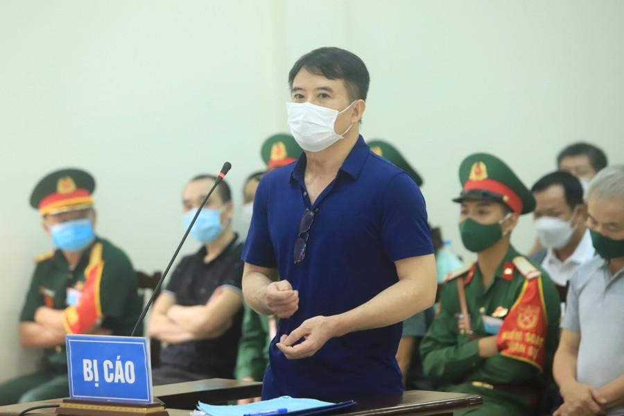 Cựu đại tá Nguyễn Thế Anh tại phiên tòa sơ thẩm hồi giữa tháng 7. Ảnh: Gia Hân