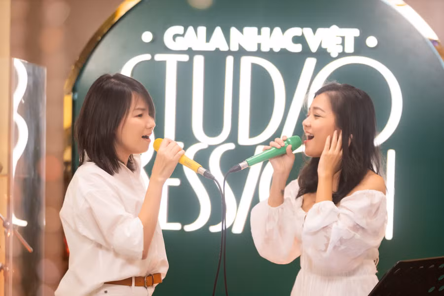 Thanh Ngọc song ca cùng Ngô Quỳnh Anh. Ảnh: BTC