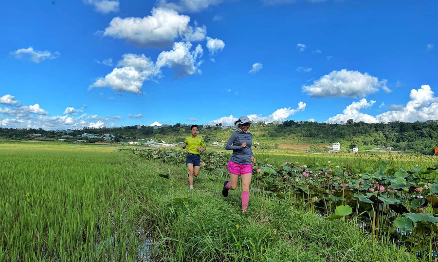 Tập luyện thể dục thể thao thường xuyên giúp cơ thể nâng cao sức đề kháng, ngăn ngừa một số loại bệnh. Ảnh: Hoàng Ngọc